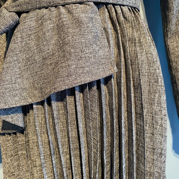 HOST PICK💥NWOT No brand name Unique wrap dress - Picture 6 of 6